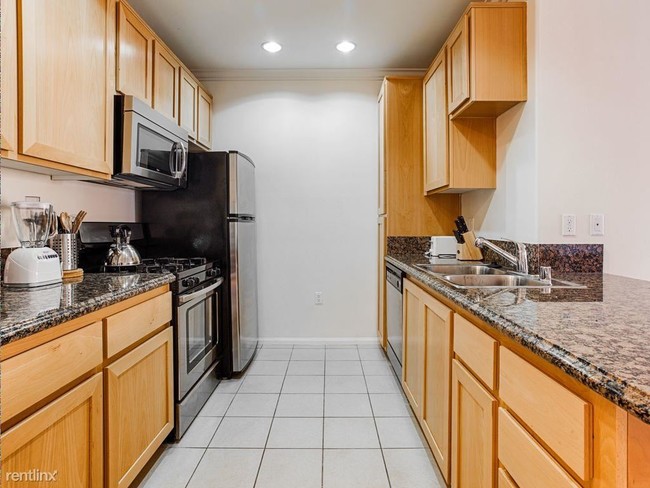 Foto del edificio - 2 br, 1 bath  - 333 E Roosevelt St