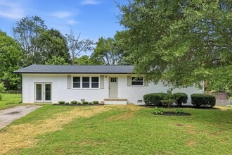 Building Photo - 508 Hiawatha Cir