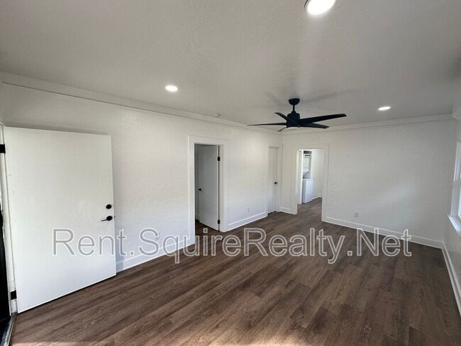 Building Photo - 821 N San Gabriel Ave