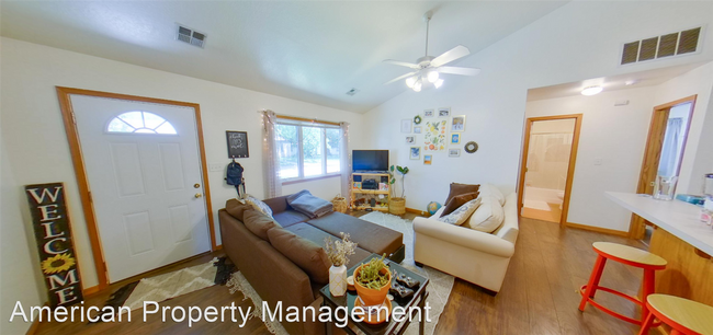 Building Photo - 4 br, 2 bath House - 631 Thurston St.