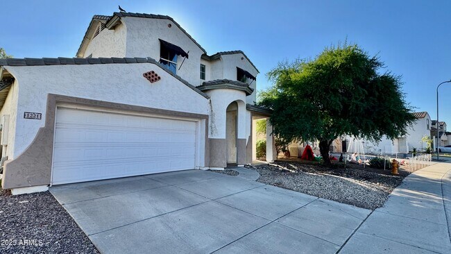 Foto del edificio - 1221 E Chambers St