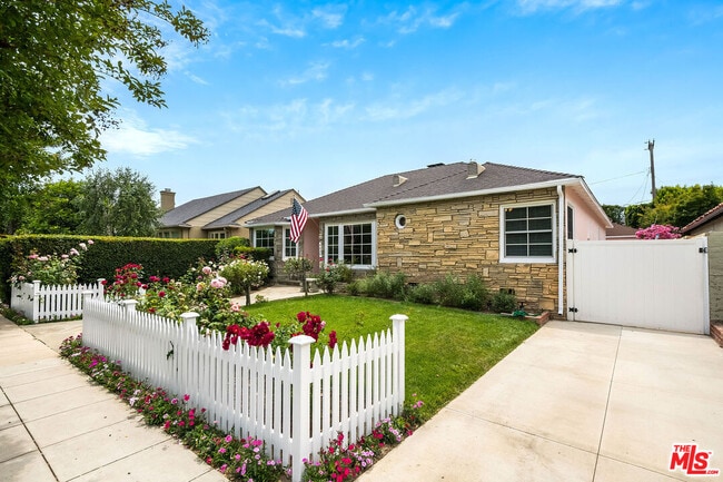 Building Photo - 4439 Arcola Ave