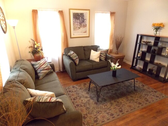 Building Photo - 10 Gardner St