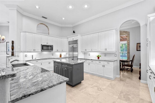 Foto del edificio - 8948 Pinebrook Ct