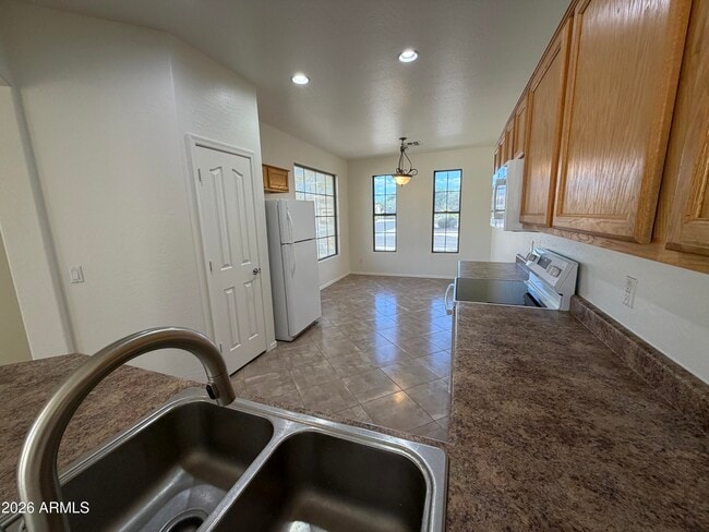 Building Photo - 3430 E Packard Dr