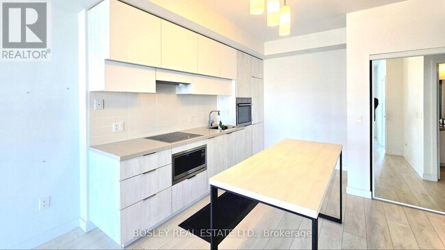 Building Photo - 8 Eglinton Ave E