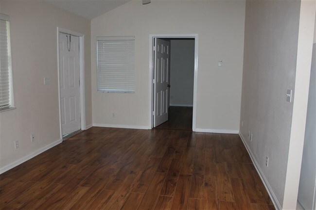 Building Photo - 427 Wayman Cir