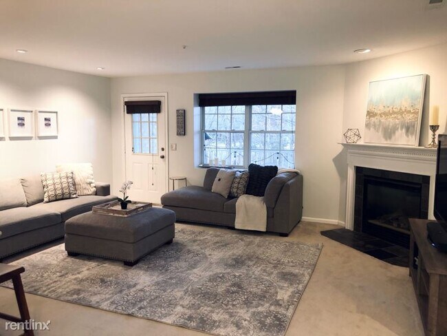 Building Photo - 2 br, 2 bath Condo - 400 Plumbridge Ct