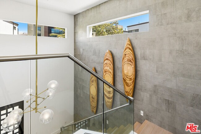 Foto del edificio - 5926 Firefly Pl