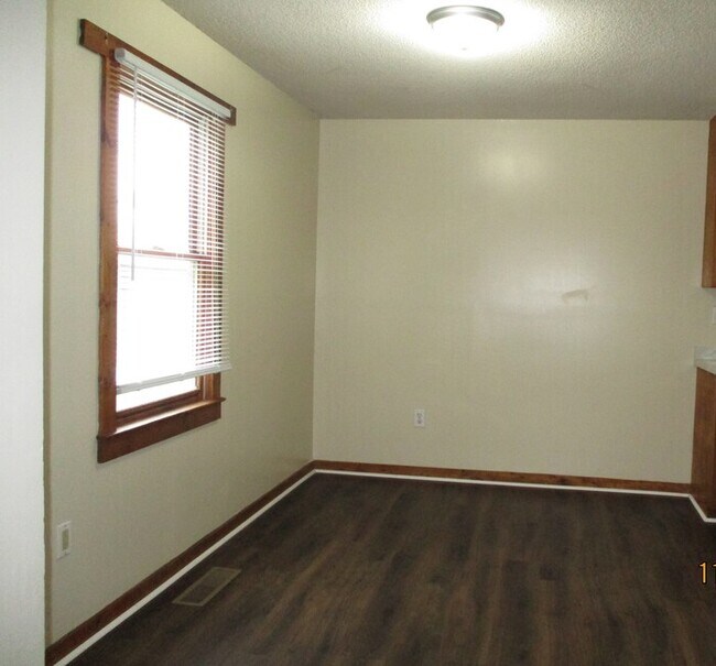 Foto del edificio - 138 Chestnut Dr SW