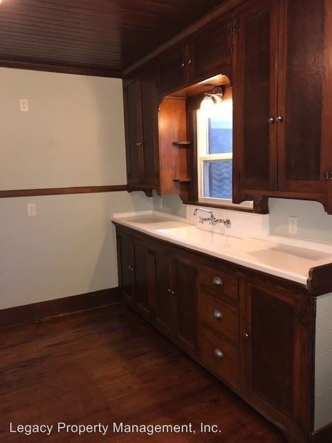 Building Photo - 2 br, 1 bath House - 3220 West Cervantes St
