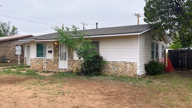 Foto del edificio - Charming 2-Bedroom Single-Family Home – Perfect for Comfort & Convenience!