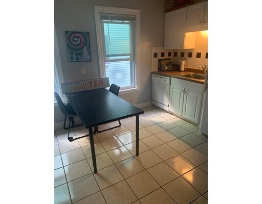 Building Photo - 21 Charnwood Rd