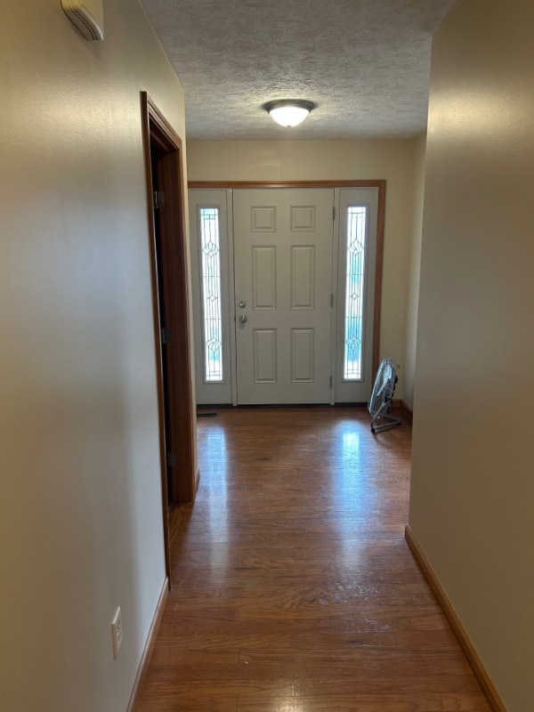 Foto del edificio - 2439 Meadowpoint Dr