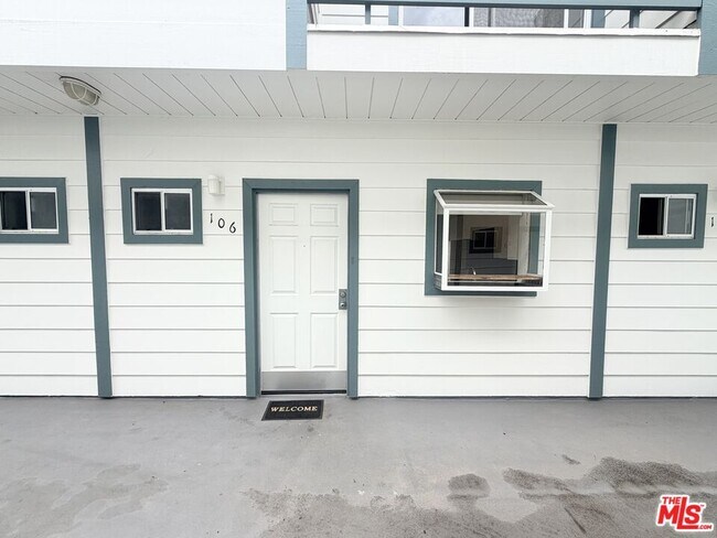 Foto del edificio - 11738 Mayfield Ave