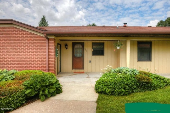 Building Photo - 254 Bona Vista Dr NW