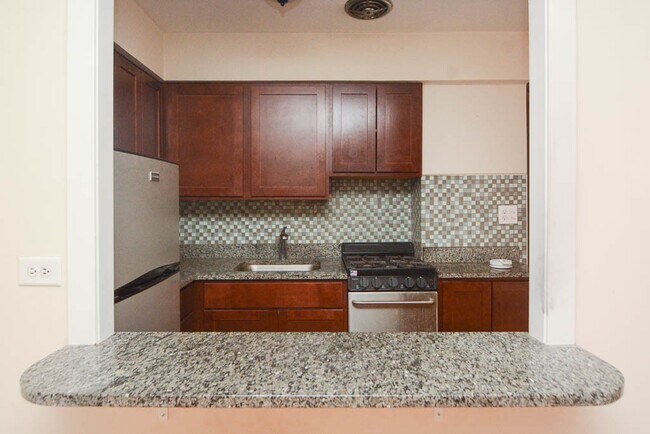 Foto del edificio - 675 W Wrightwood Ave