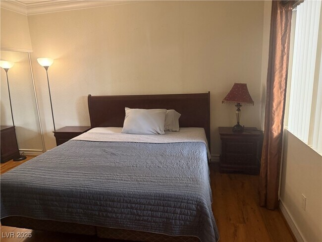 Foto del edificio - 220 E Flamingo Rd