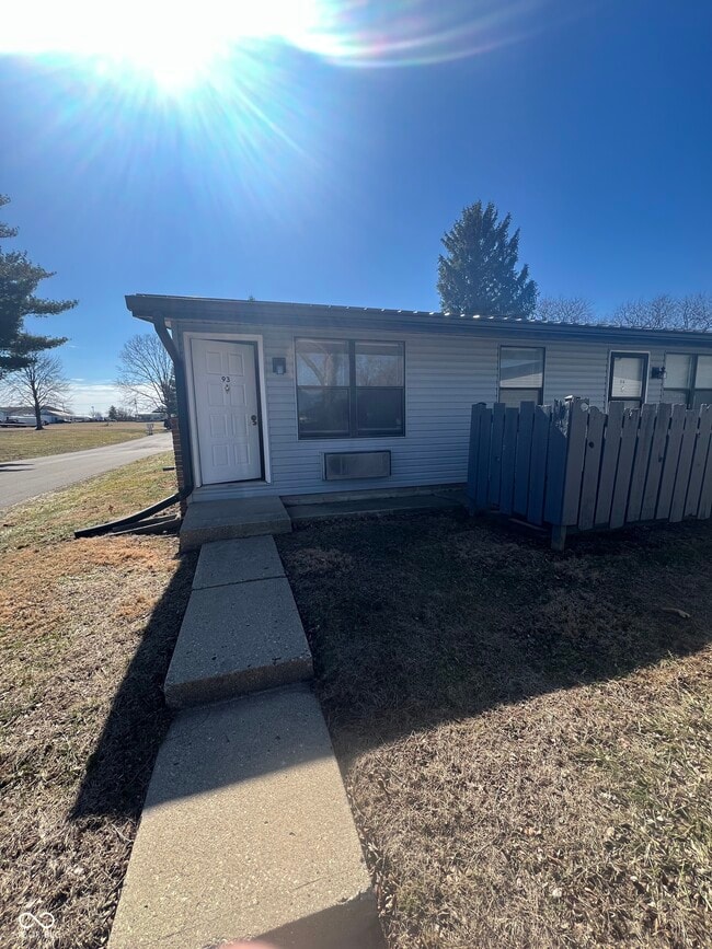 Building Photo - 2000 Indianapolis Rd