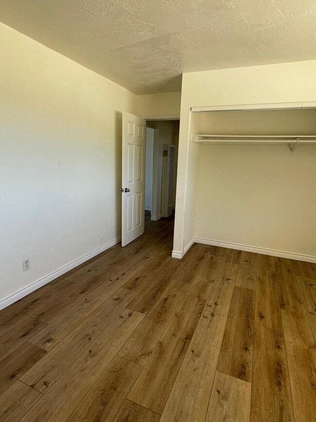 Foto del edificio - 13340 Navajo Rd