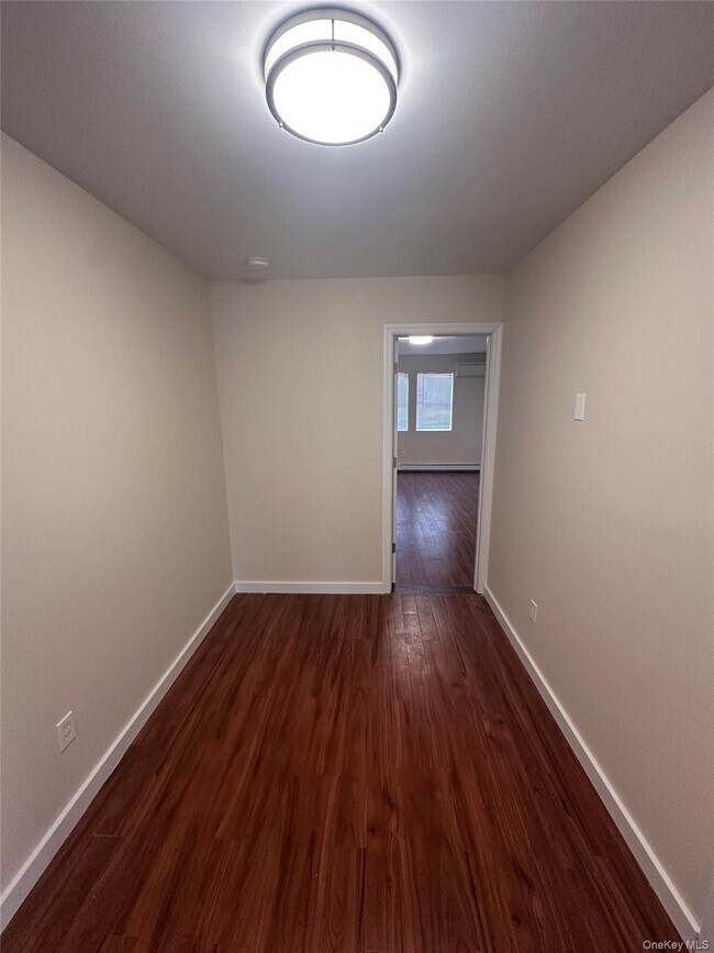 Foto del edificio - 222-30 100th Ave