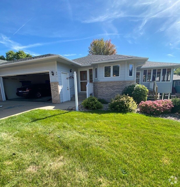 Tomar Hills Apartments for Rent with a Garage Sioux Falls, SD 1