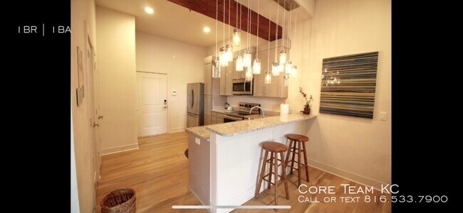 Foto del edificio - 1 Bedroom Artist Loft Available Now!