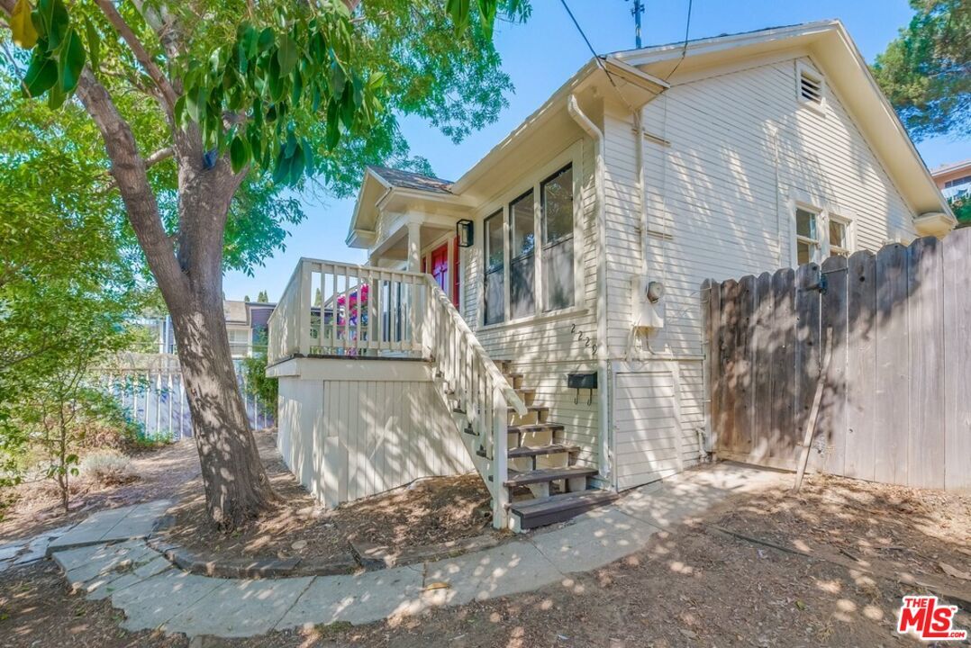 Primary Photo - 2229 Baxter St