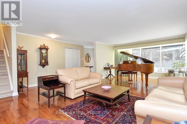 Building Photo - 373 Halldon Pl