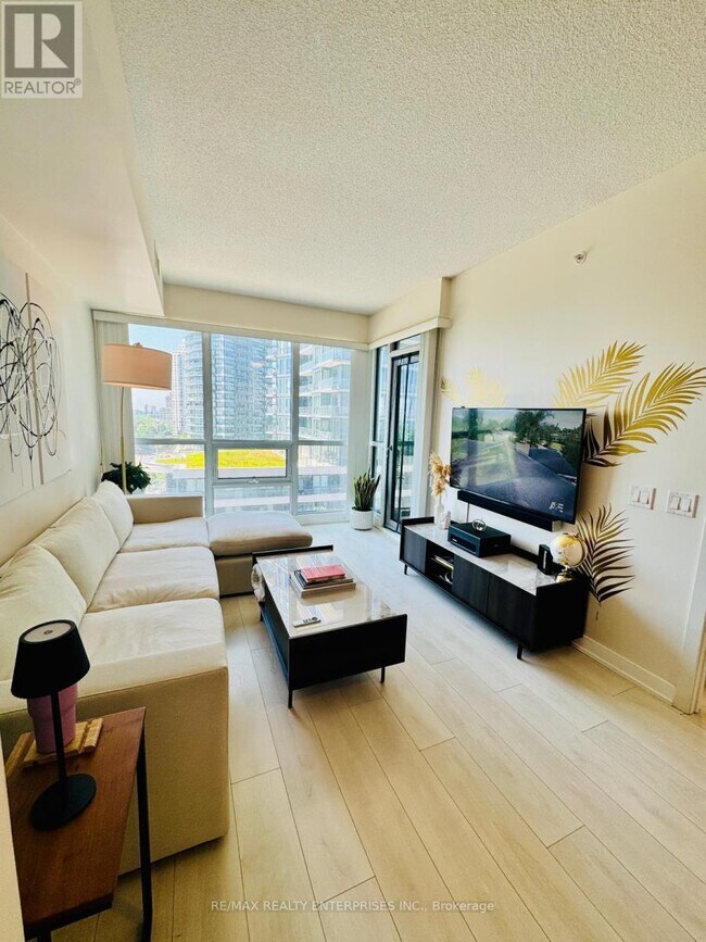 Photo du bâtiment - 2200-2200 Lake Shore Blvd W