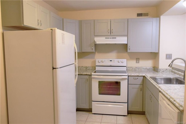 Building Photo - 924 Chestnut Hill Dr