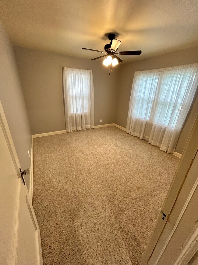 Building Photo - 3119 SW 11th St