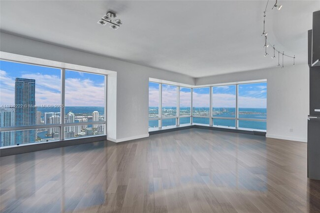 Foto del edificio - 1425 Brickell Ave