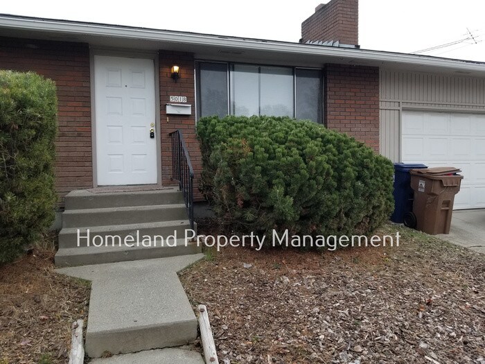 Fully Fenced 3 Bedroom Duplex House Rental in Spokane, WA