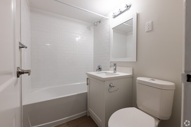 Photo du bâtiment - 1640 Lawrence