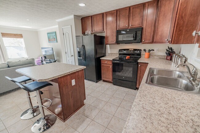 Building Photo - 210 Summerfield Dr