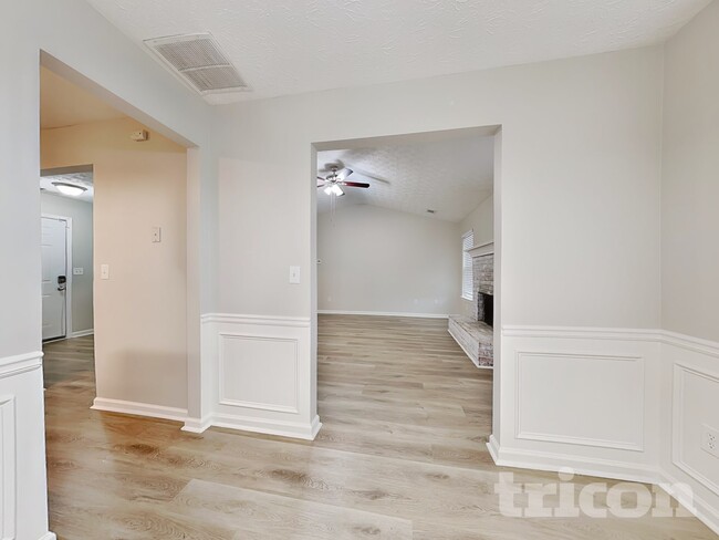 Building Photo - 1528 Cardinal Ln