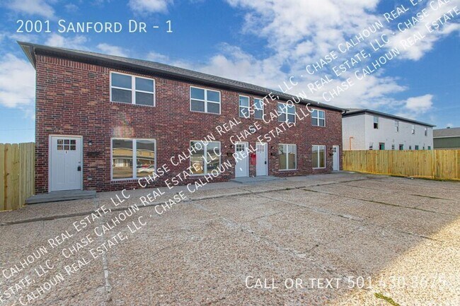 Building Photo - 2001 Sanford Dr