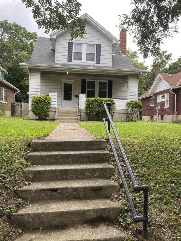 Primary Photo - 132 Nansen St