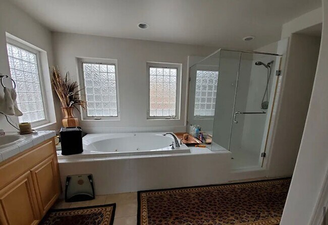 Foto del edificio - Just Steps from the Sea on a Private Stree...