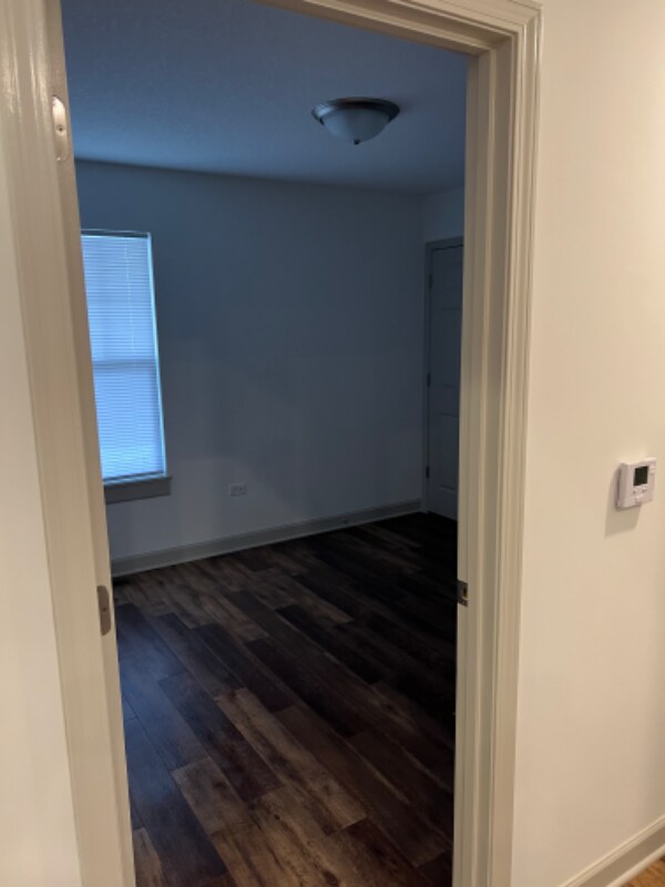 Foto del edificio - 415 Stewart Ct