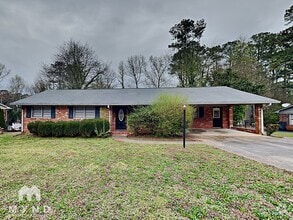 Building Photo - 152 Robin Hood Dr