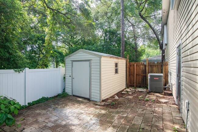 Foto del edificio - 1101 Scheidel Ct