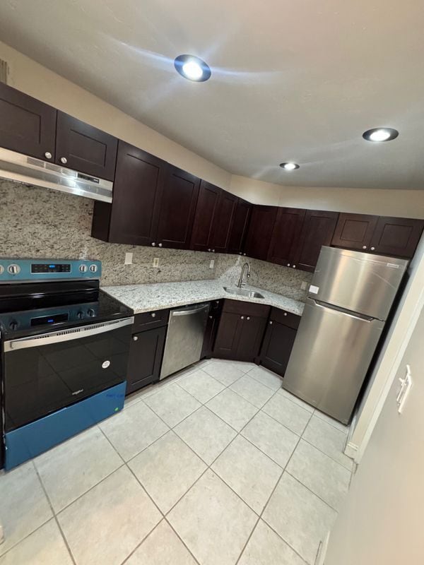 Building Photo - 3115 Oakland Shores Dr