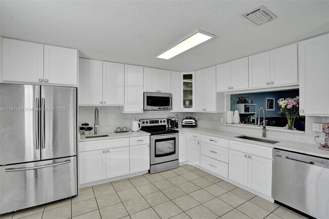 Building Photo - 4369 NW 69th Terrace