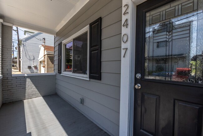 Building Photo - Available September 2024- Spacious 4 Bedro...