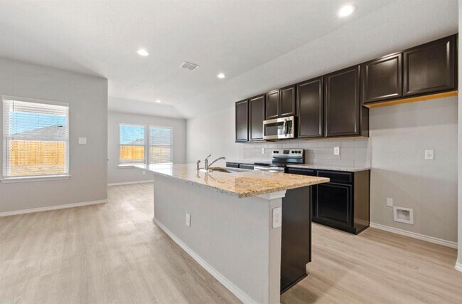Building Photo - 3204 Ridge Pl