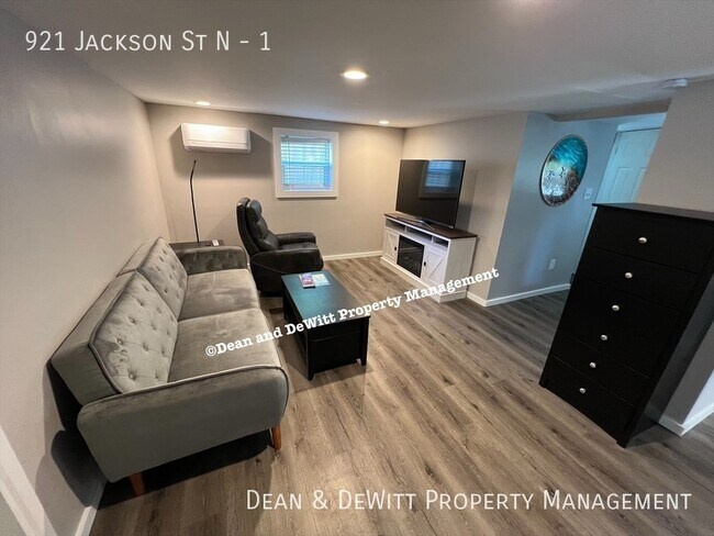 Foto del edificio - 921 Jackson St N