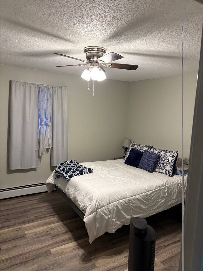 Dormitorio 1 - 920 N Walnut St