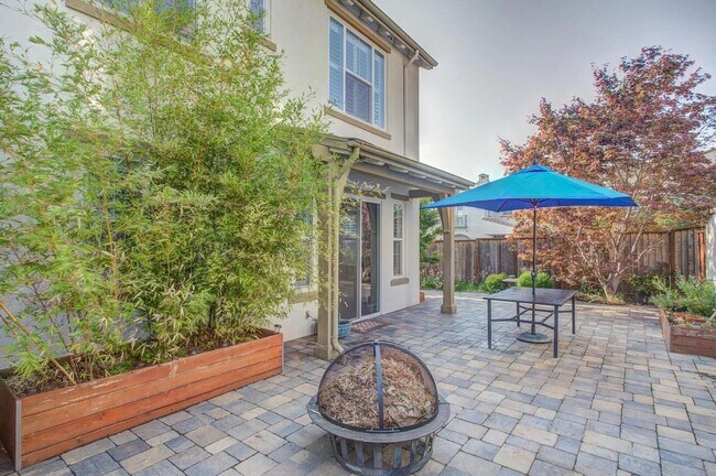 Building Photo - 3320 Villa Contessa Ct